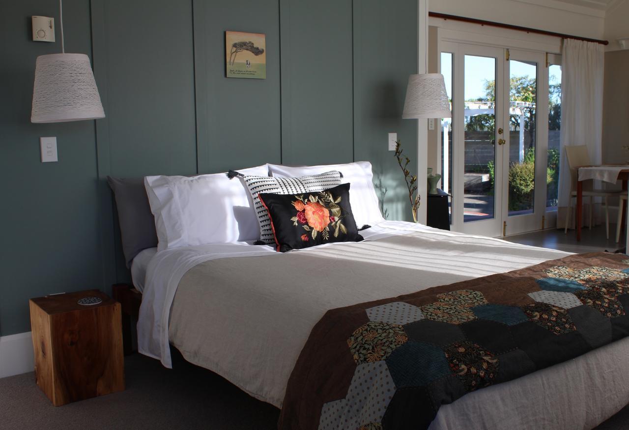 Browns Boutique Bed And Breakfast Уонгануи Экстерьер фото